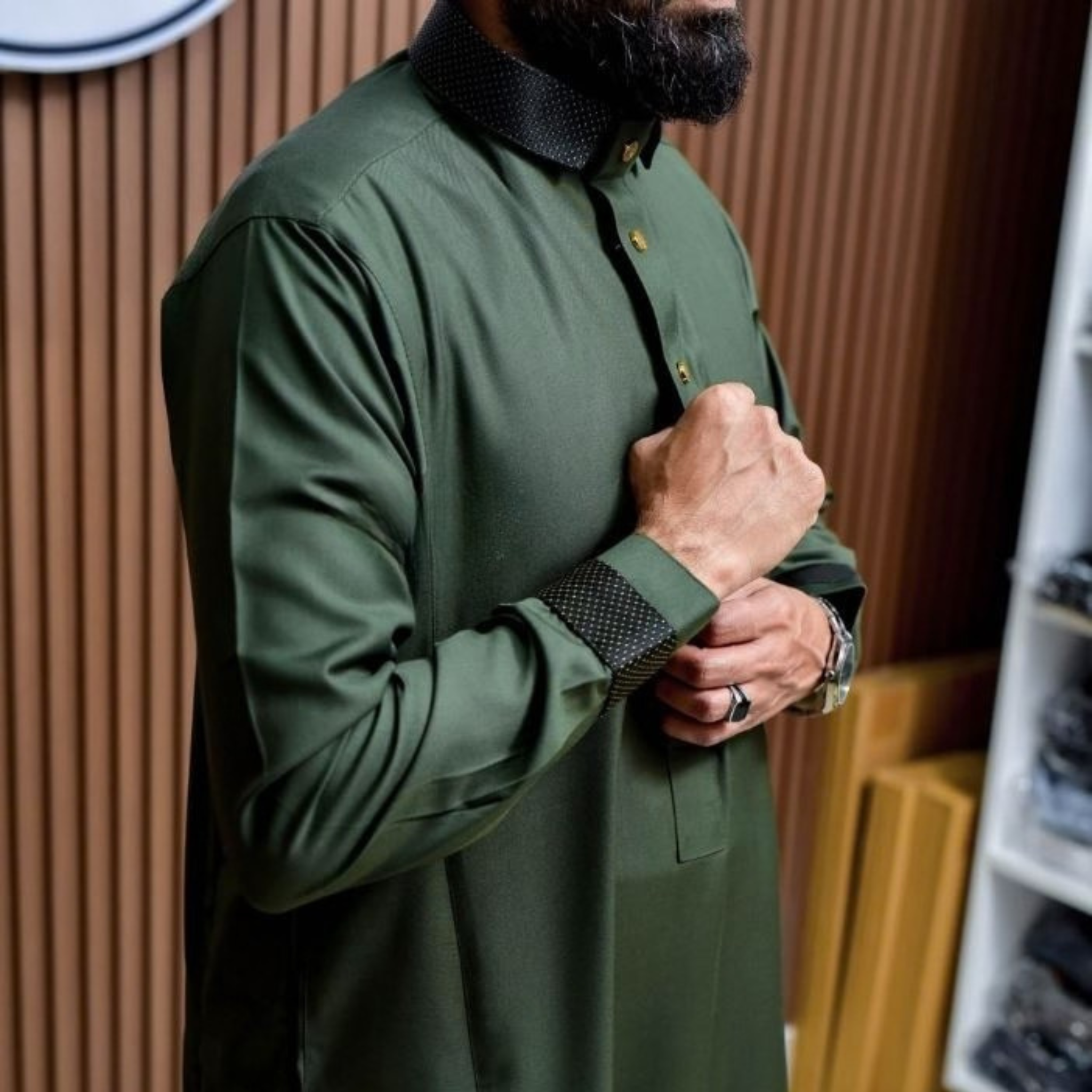 Qamis Dubai Édition Col Noir